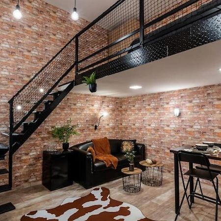 Very Stylish And Central Ac Apartment Budapest Esterno foto